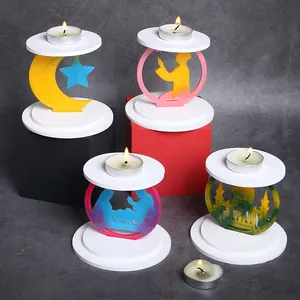 Λεπτομερής προβολή DIY κηροπήγιων σιλικόνης με θέμα το Ραμαζάνι, φεγγάρι και τζαμί.
