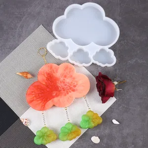 DIY wolkenförmige Silikonform für Kunstharz, 4er-Set mit fertigem bunten Beispiel