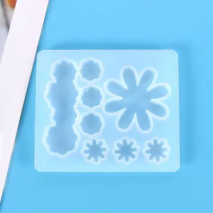 Vue détaillée du moule en silicone en forme de fleur pour bijoux en résine DIY