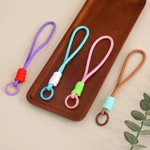 Lot de 4 lanières de téléphone tressées colorées avec nœuds et mousquetons ronds