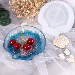 Stampo in silicone a forma di conchiglia per vassoio in resina con campione finito pronto
