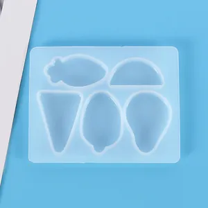 Vue de dessus d'un moule en silicone DIY pour accessoires de barrettes en résine époxy