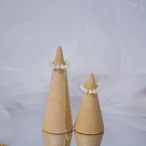 Bague d'oreille en perles d'eau douce plaqué or 14 carats avec détails à franges