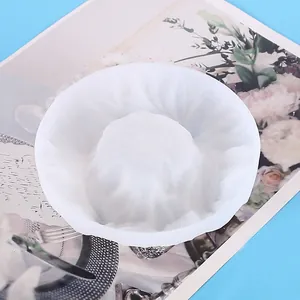 Dettaglio dello stampo in silicone a forma di montagna per portacenere in resina
