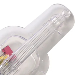 Detailaufnahme einer transparenten DIY-Schokoladenform in Violine-Form für Gelee