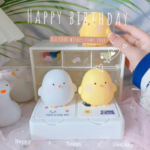 Luz nocturna LED de silicona con forma de pollito para decorar dormitorios infantiles