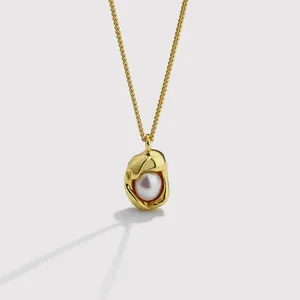 Irregular Fluid Metal Artificial Pearl Pendant Necklace For Women Vintage Style Gold Silver Plated Copper Clavicle Chain Jewelry