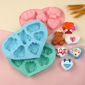 Moldes de silicona en forma de corazón con diseños de oso para jabón y repostería