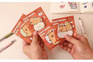 Set van vier schattige Capybara-plaknotities, die verschillende ontwerpen tonen.