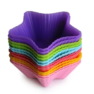 Set di stampini per muffin in silicone a forma di stella impilati