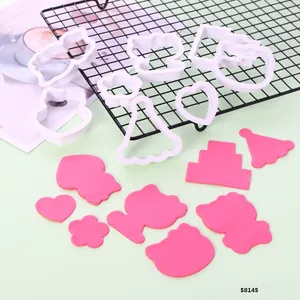 Sortiertes Kunststoff-Plätzchenformen-Set mit Herz-, Blumen- und Tierformen zum Backen