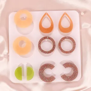 Vue détaillée du moule en silicone pour boucles d'oreilles en résine aux formes variées
