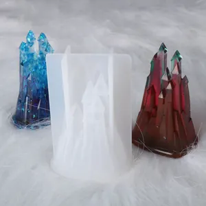 Detailansicht einer 3D-Schloss-Silikonform mit Harz-Fertigprodukten für DIY-Projekte.