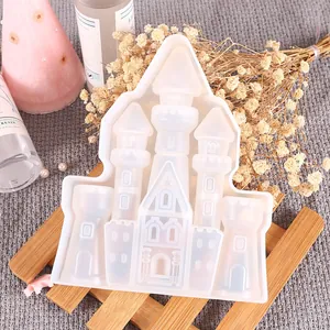 Detaillierte Makroansicht der 3D-Schloss-Silikonform für DIY-Kristallharz-Bastelarbeiten