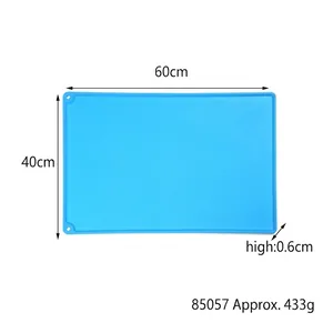Detail of 60x40cm blue silicone pastry mat with thickness and weight specs
