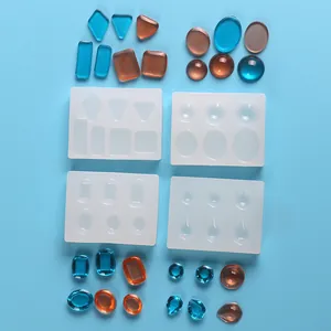 Vue détaillée de moules en silicone pour pendentifs et boucles d'oreilles en résine