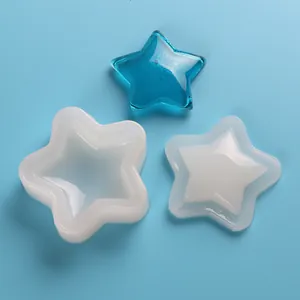 Vista dettagliata degli stampi in silicone a stella per ciondoli e decorazioni cellulari