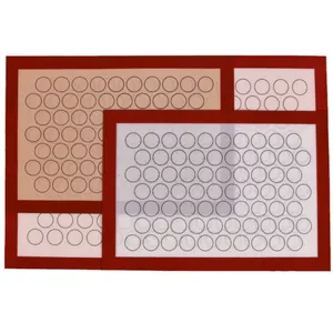 Professional non-stick silicone baking mat set with macaron guides for oven use