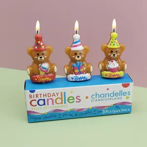 Set mit 3 süßen Bären-Geburtstagskerzen mit bunten Partyhüten für tolle Kinderfeste.