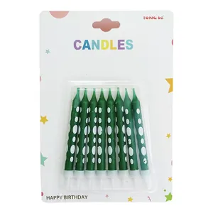 Set van 8 groene verjaardagskaarsen met witte stippen voor feestelijke taartdecoratie