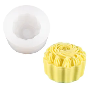 Flexible DIY Silikonform in kleiner Kuchenform für Duftkerzen und Seifenherstellung