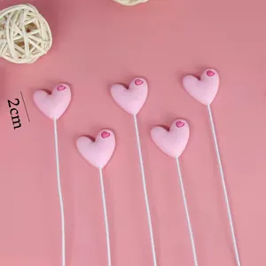 Dekorative rosa Herz-Kuchenaufsätze aus Weichgummi für Valentinstag und Feiern