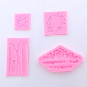 Ensemble de moules à fondant en silicone rose avec cadres de miroir vintage et fermetures.