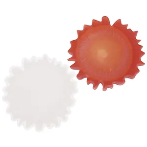 Molde de silicona para posavasos ondulado con producto acabado de resina naranja brillo