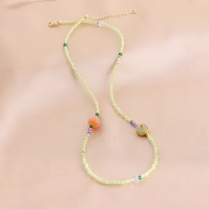 Détail du collier et bracelet 2-en-1 en cristal naturel et agate de style chinois