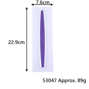 Detailed view of a professional cake cream scraper measuring 22.9x7.6cm, weight 89g.