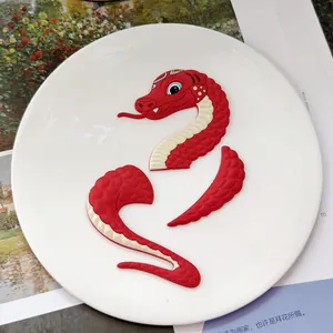 Rode zachte rubberen slang taarttopper set voor verjaardagsfeestje taart decoratie