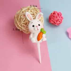 Figurine lapin mignon en résine avec carotte pour décoration de gâteau d'anniversaire