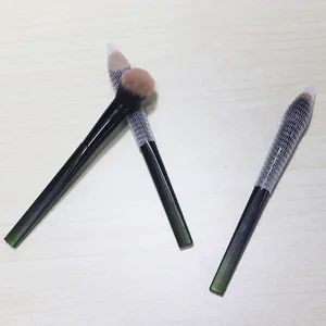 Pennello per Fard Inclinato Professionale M65 Morbida Fibra Sintetica Pennello Trucco per Fard in Crema Strumento Bellezza