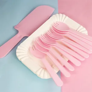 Ensemble de couverts à gâteau jetables roses avec pelle, fourchettes et assiettes