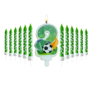 Vela de cumpleaños fútbol número 2 y juego de velas de lápiz verdes para pastel