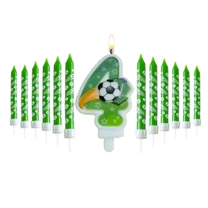Juego de velas de cumpleaños con tema de fútbol, número 4 y patrones de balón verde