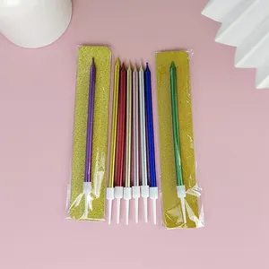 Set langer metallischer, farbenfroher Geburtstagskerzen für Kuchen