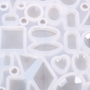 Détail de moule en silicone pour bijoux avec diverses formes géométriques pour DIY
