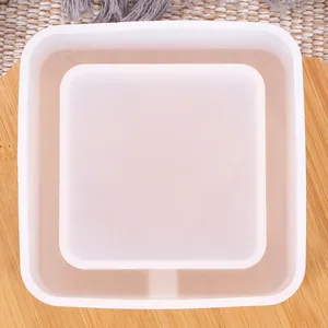 Draufsicht auf quadratische Silikonform für DIY-Epoxidharz-Aschenbecher craft