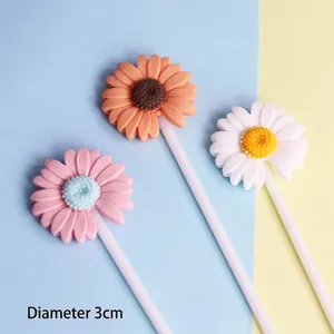 Set of 3cm resin daisy flower cake toppers for dessert decoration and party baking