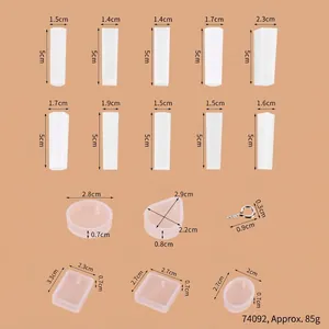 Detailed size chart showing dimensions for DIY resin jewelry pendant silicone mold set