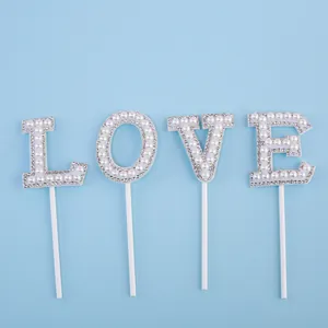 Elegantes adornos para pasteles LOVE con perlas y pedrería para decoración de San Valentín.