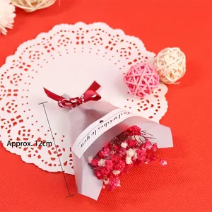 Mini bouquet de fleurs séchées pour décoration de gâteau, hauteur 12 cm environ, avec ruban.
