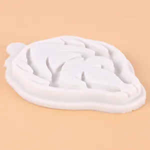 Vista detallada del molde de silicona de asta de reno 3D para resina DIY y fondant.