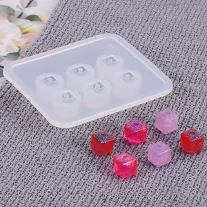 Gedetailleerd overzicht van de siliconen mal voor DIY harskralen met glittermonsters