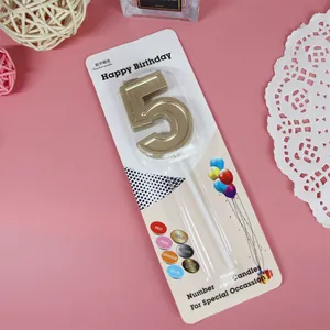 Elegante vela de cumpleaños dorada número 5 para decoración de pasteles de fiesta.