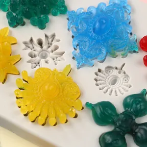 Dettaglio di uno stampo in silicone a rilievo europeo per decorazioni di torte in fondente
