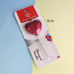 Vela de cumpleaños roja en forma de corazón facetado, tamaño de 4 cm.