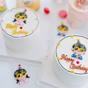 Detailansicht von Tortenfiguren aus Weichgummi mit Happy Birthday Design für Kinder