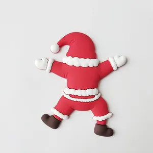 Vista trasera detallada de una linda figura de Papá Noel de goma suave para decorar pasteles